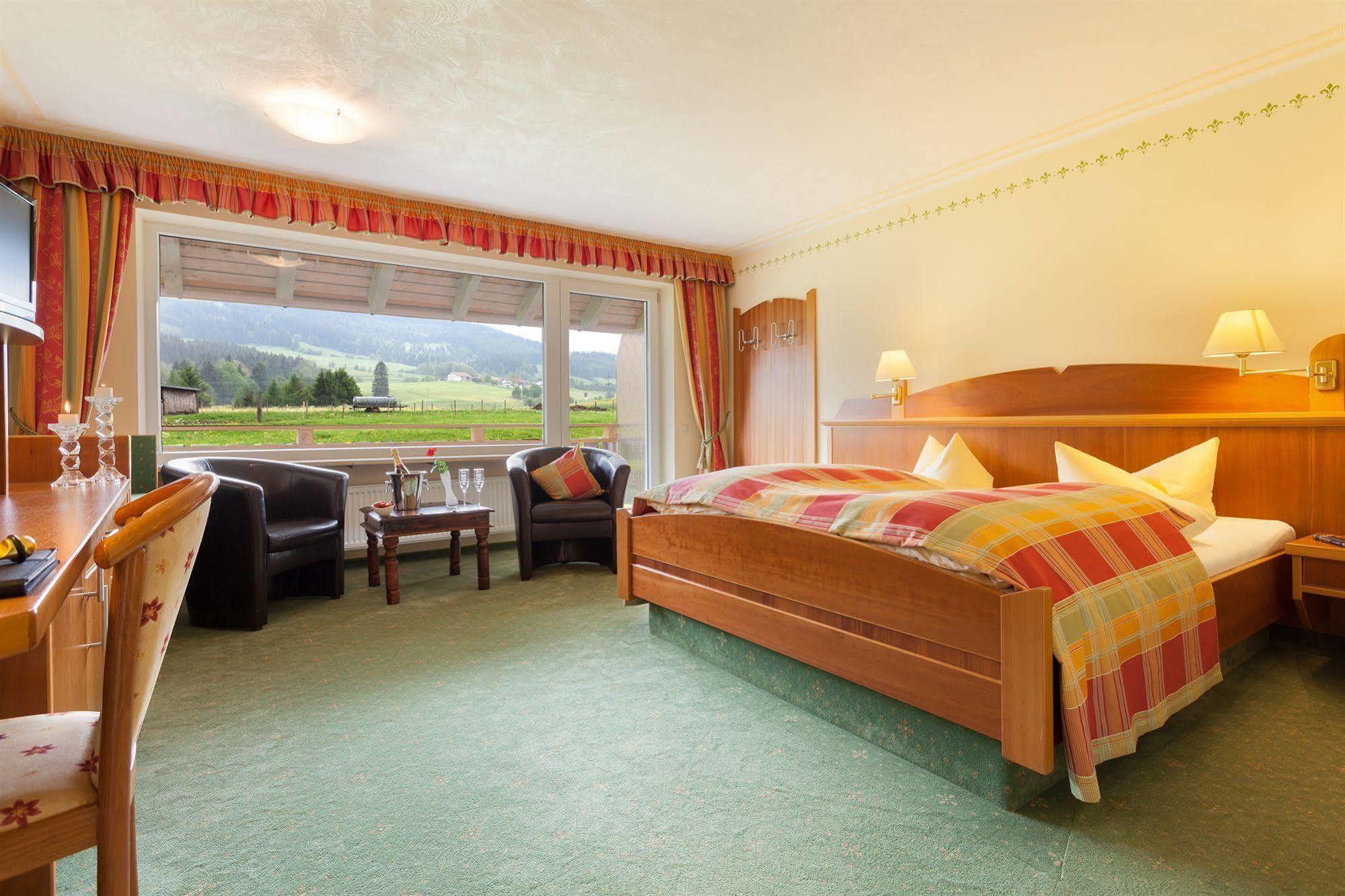 Hotel Nesselwanger Hof Esterno foto